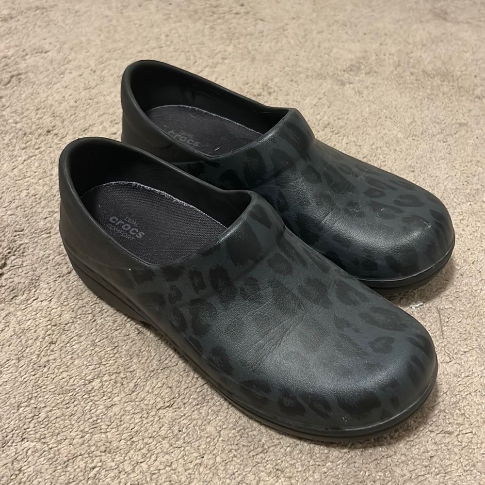 Leopard crocs clogs